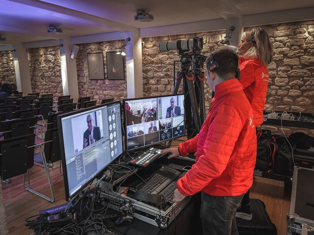 Live production in Paris for Besins medical laboratory